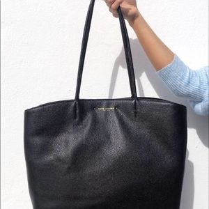 Brand new-Marc Jacobs SUPPLE Leather Tote Bag Black